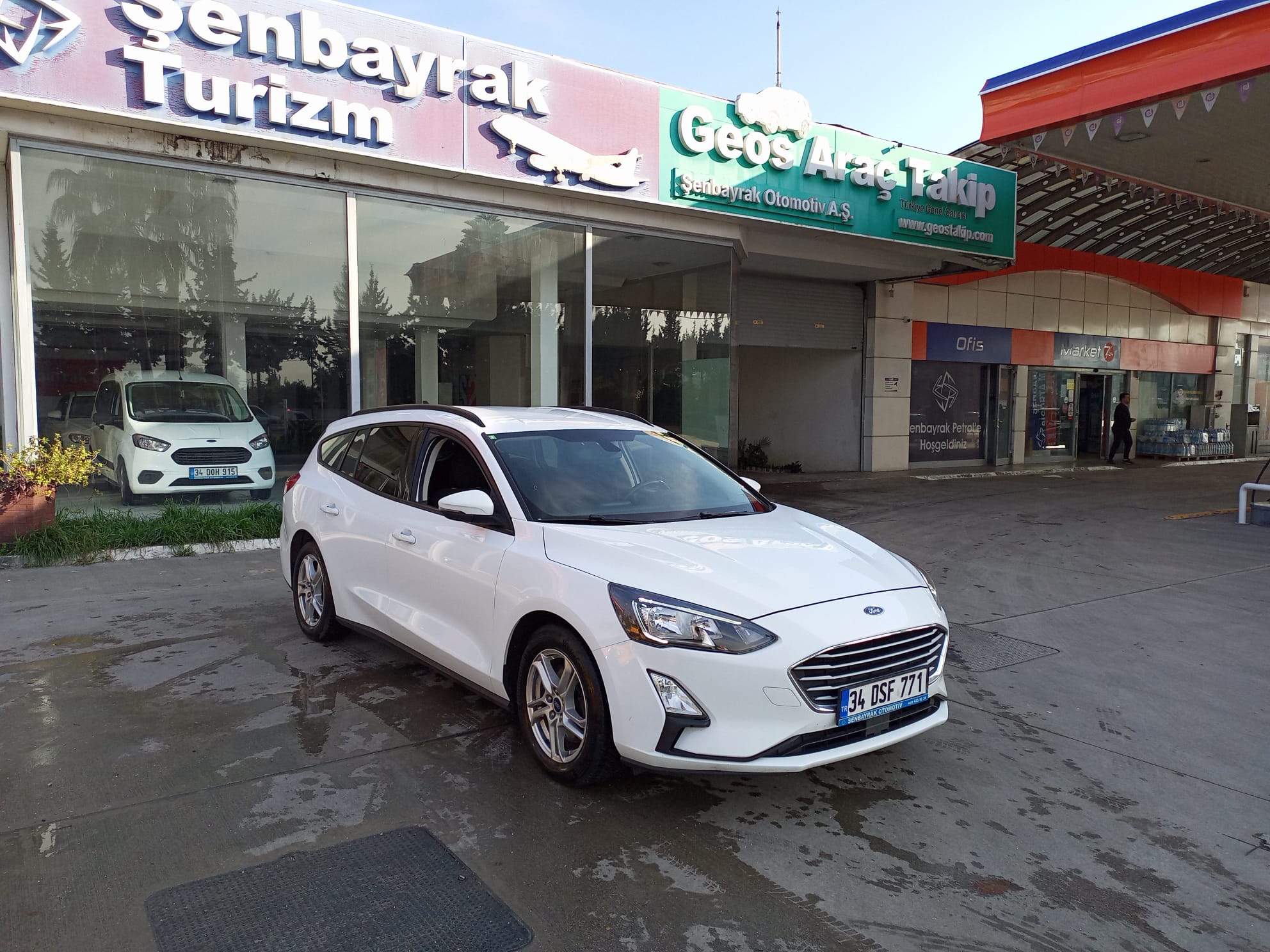 FORD FOCUS TREND X 1.5 S WAGON DİZEL OTOMATİK