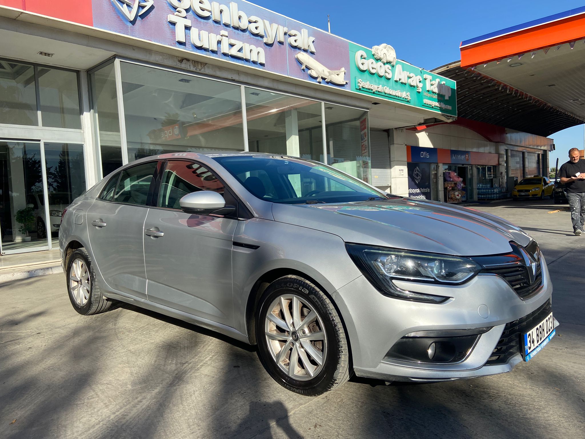 RENAULT MEGANE TOUCH DİZEL OTOMATİK 